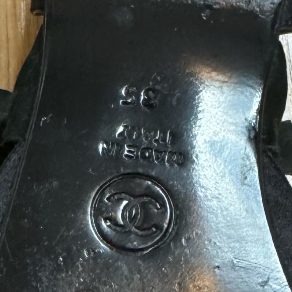 Chanel Black and Gold Ballerina Flats - Picture 10 of 10